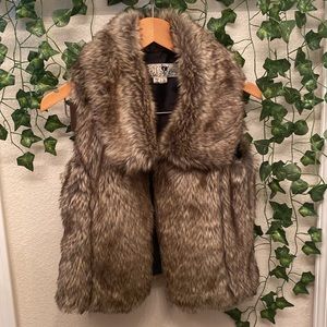 Jolt Faux Fur Vest (small) USED